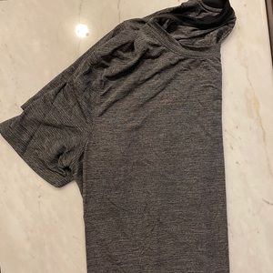 Lululemon Men’s Shirt (M)
